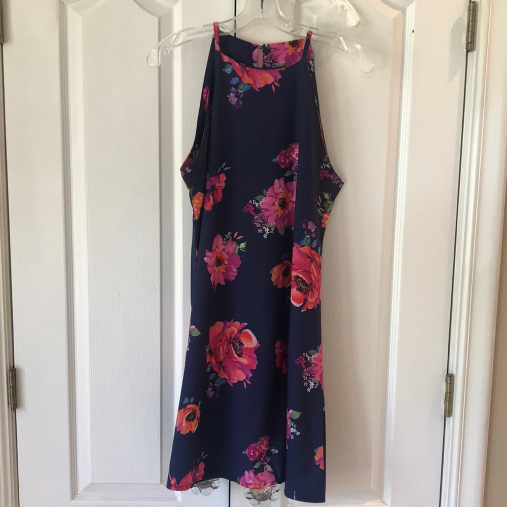 Beautiful navy floral halter neck sundress. Size Large